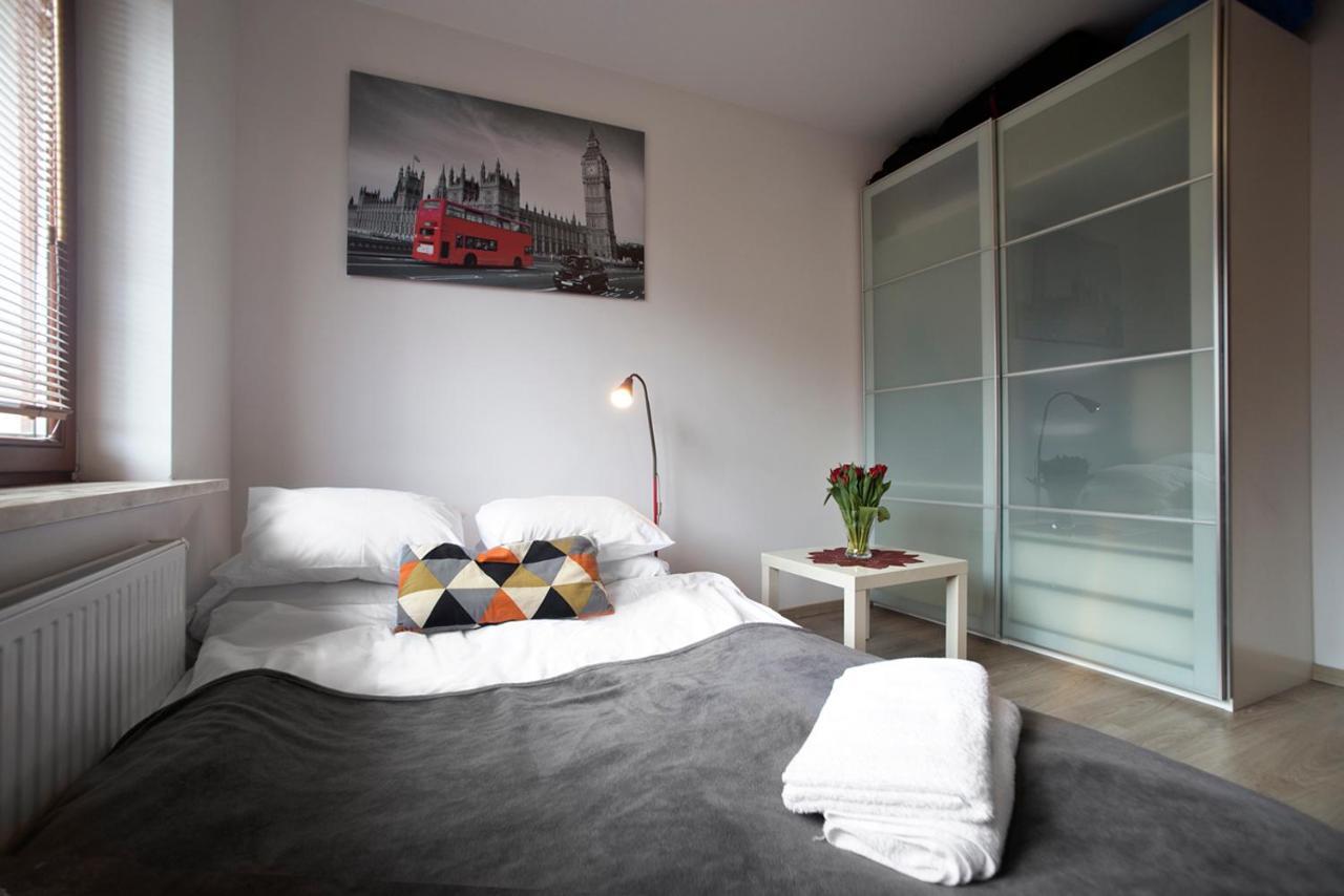 Airport Okecie Klobucka P&O Serviced Apartments Varsóvia Exterior foto