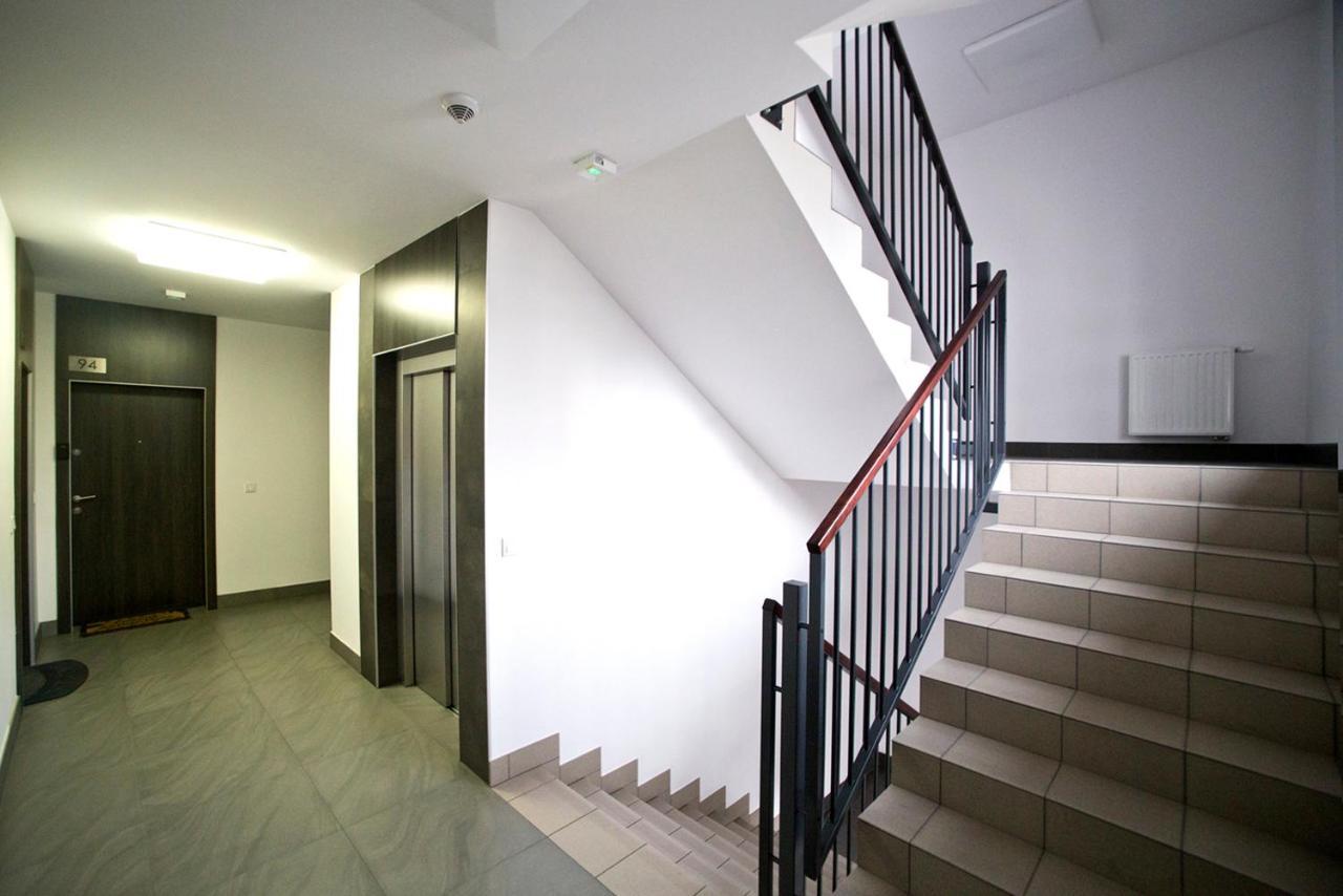Airport Okecie Klobucka P&O Serviced Apartments Varsóvia Exterior foto