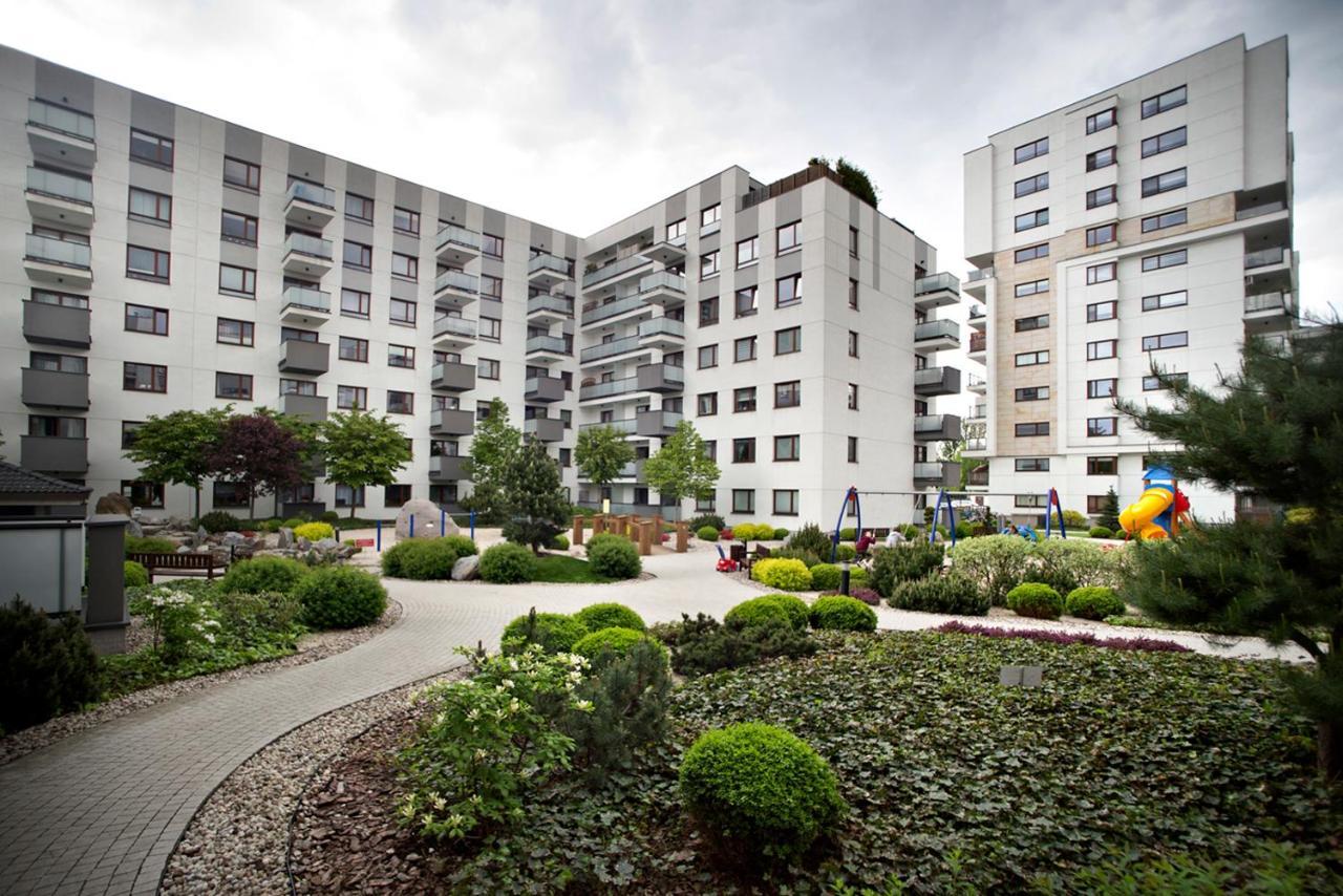 Airport Okecie Klobucka P&O Serviced Apartments Varsóvia Exterior foto